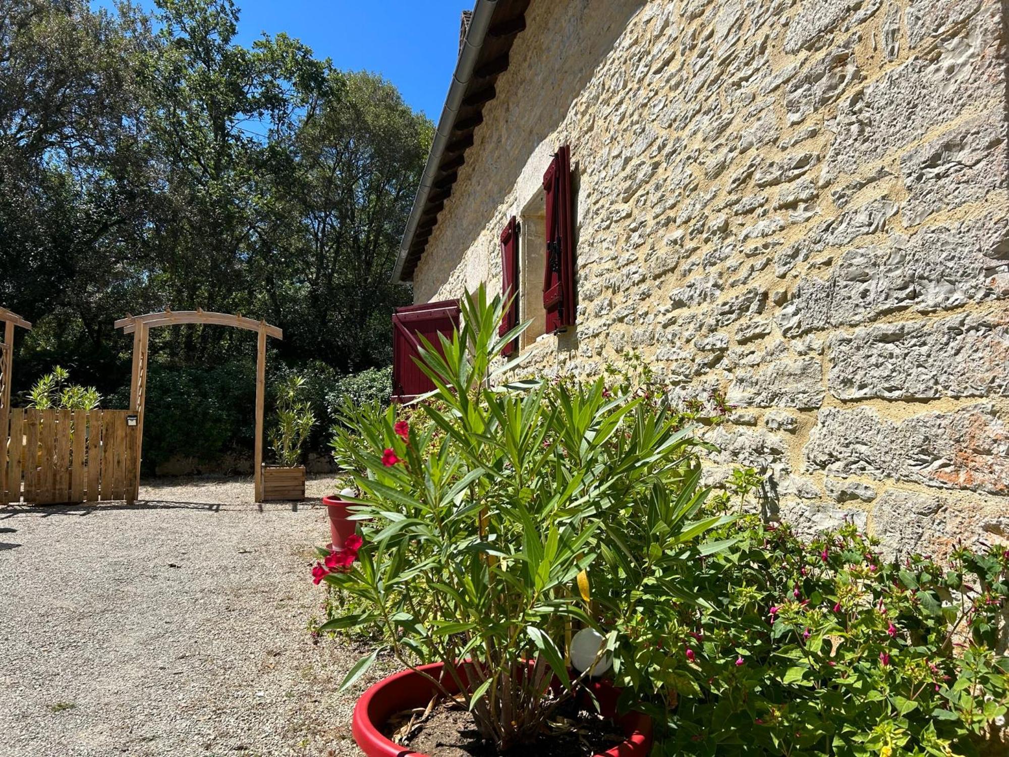 Le Domaine De La Claire Fontaine Gites -Chambres D'Hotes Montvalent Kültér fotó