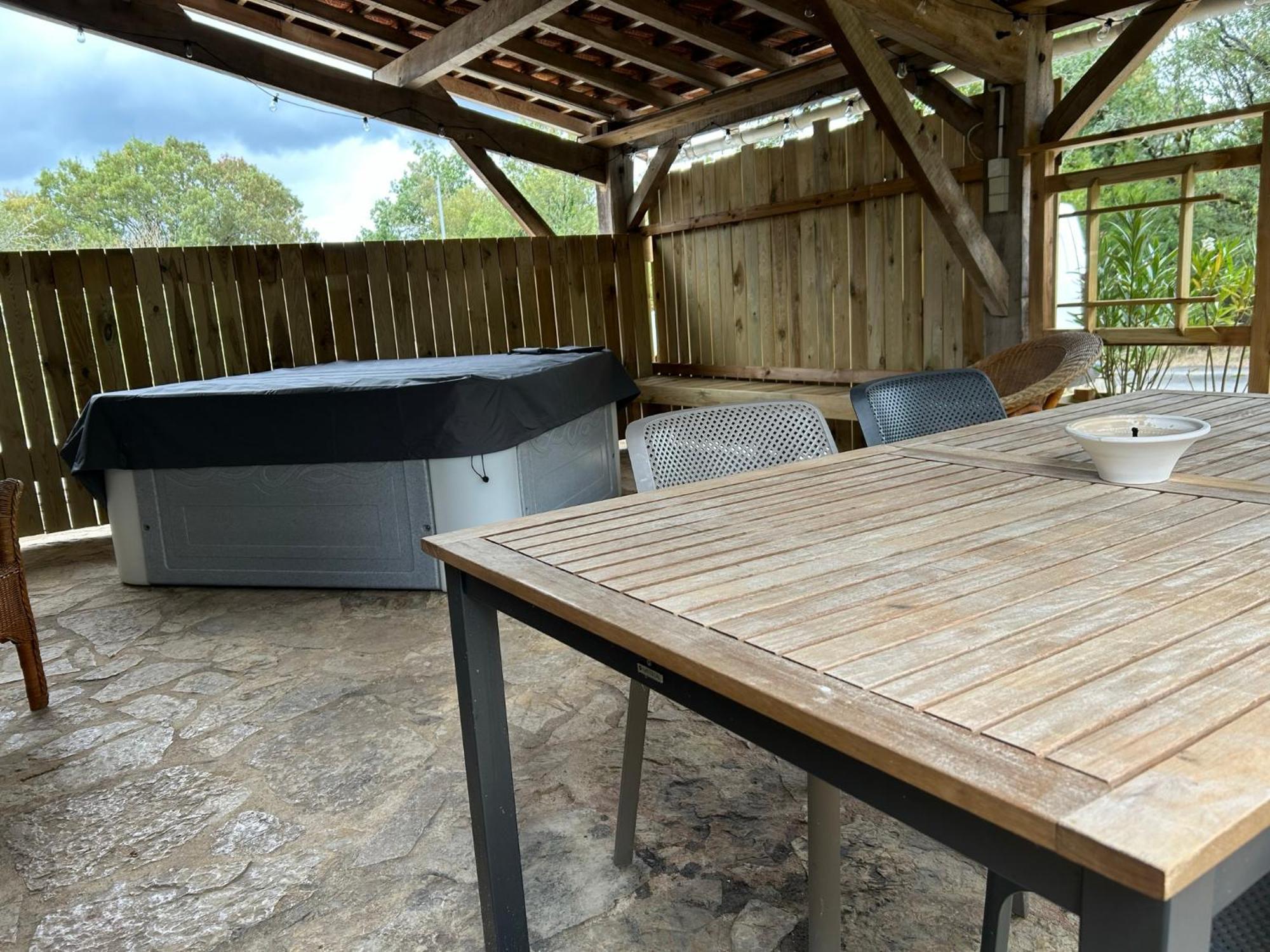 Le Domaine De La Claire Fontaine Gites -Chambres D'Hotes Montvalent Kültér fotó